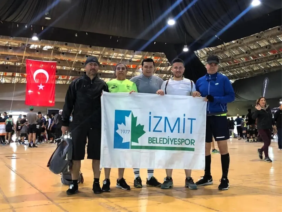 İzmit Belediyesi sporlu atletlerden 5 madalya