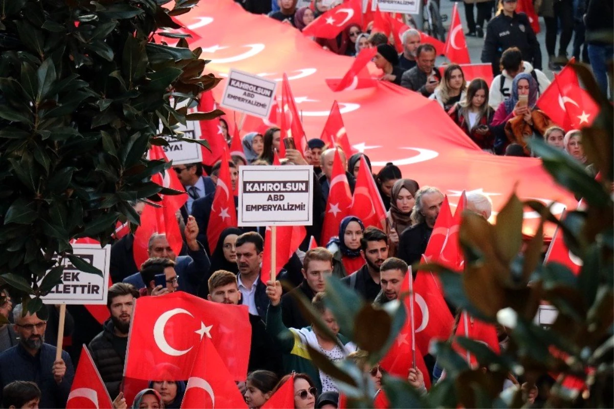 Sakarya\'da yüzlerce kişi şehitler için gıyabi cenaze namazı kıldı