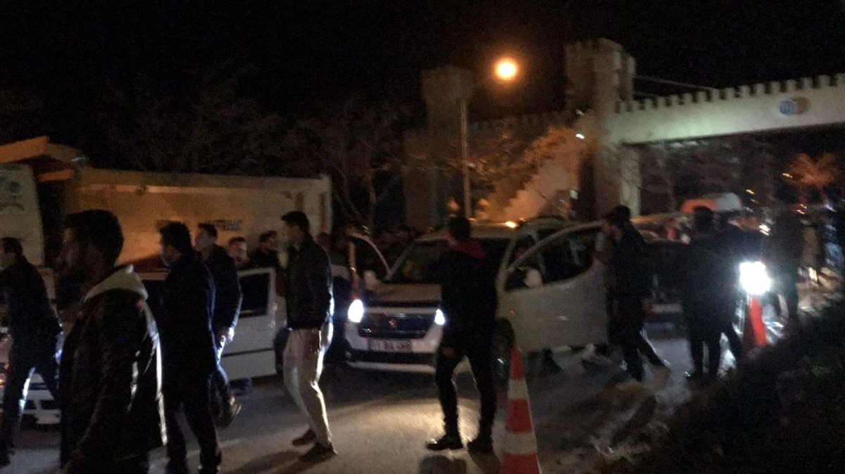 Şehitler için düzenlenen konvoyda kavga çıktı