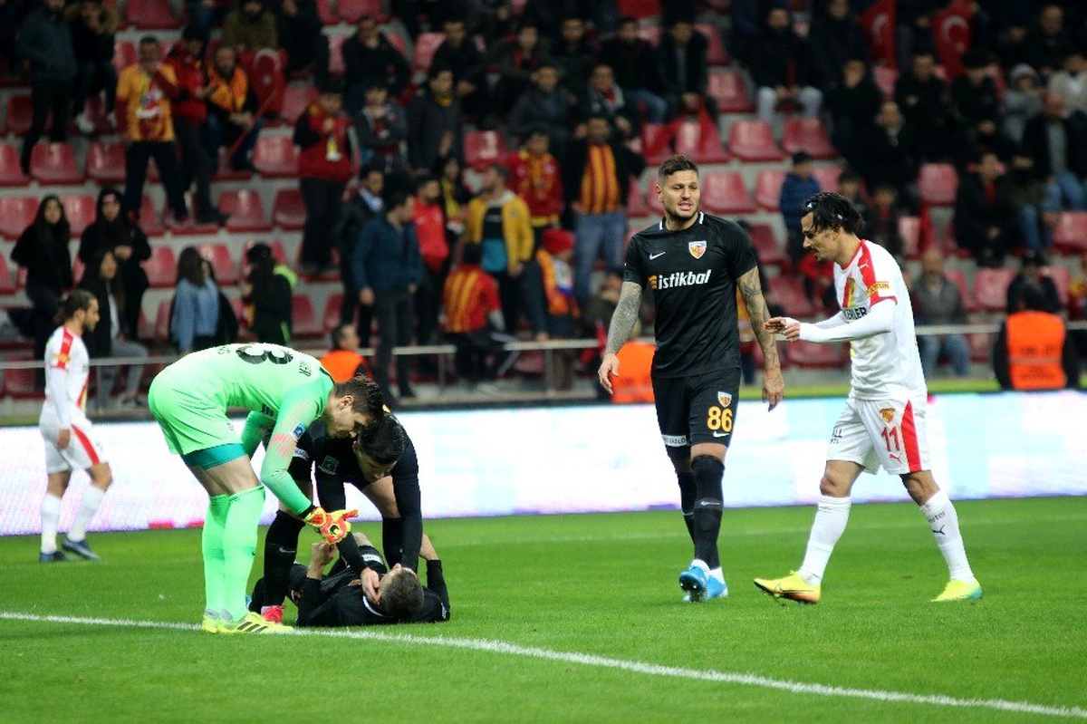 Süper Lig: H.K. Kayserispor: 0 - Göztepe: 0 (İlk yarı)