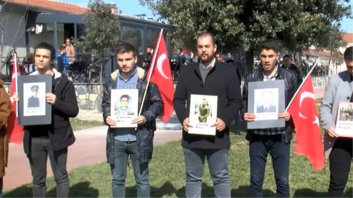 Yıldız Teknik Üniversitesi öğrencileri şehitler için yürüdü