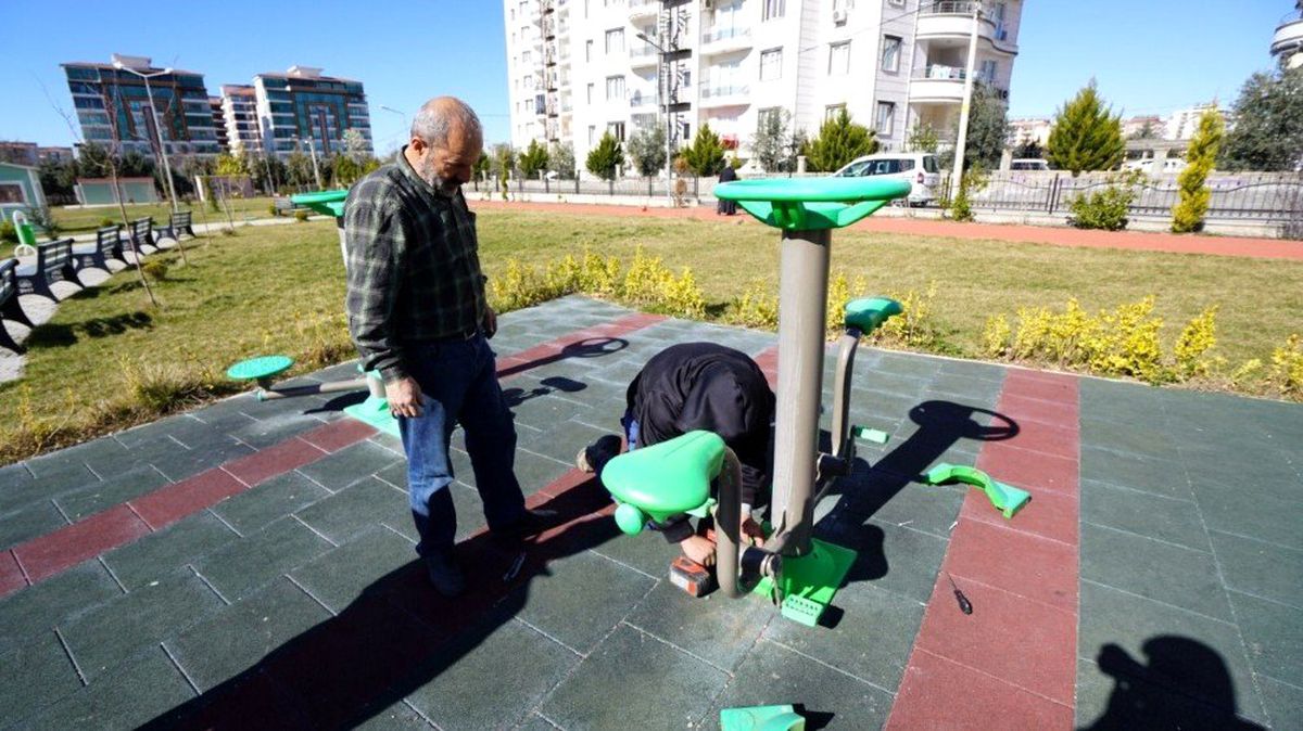 Adıyaman\'da parklara bahar bakımı