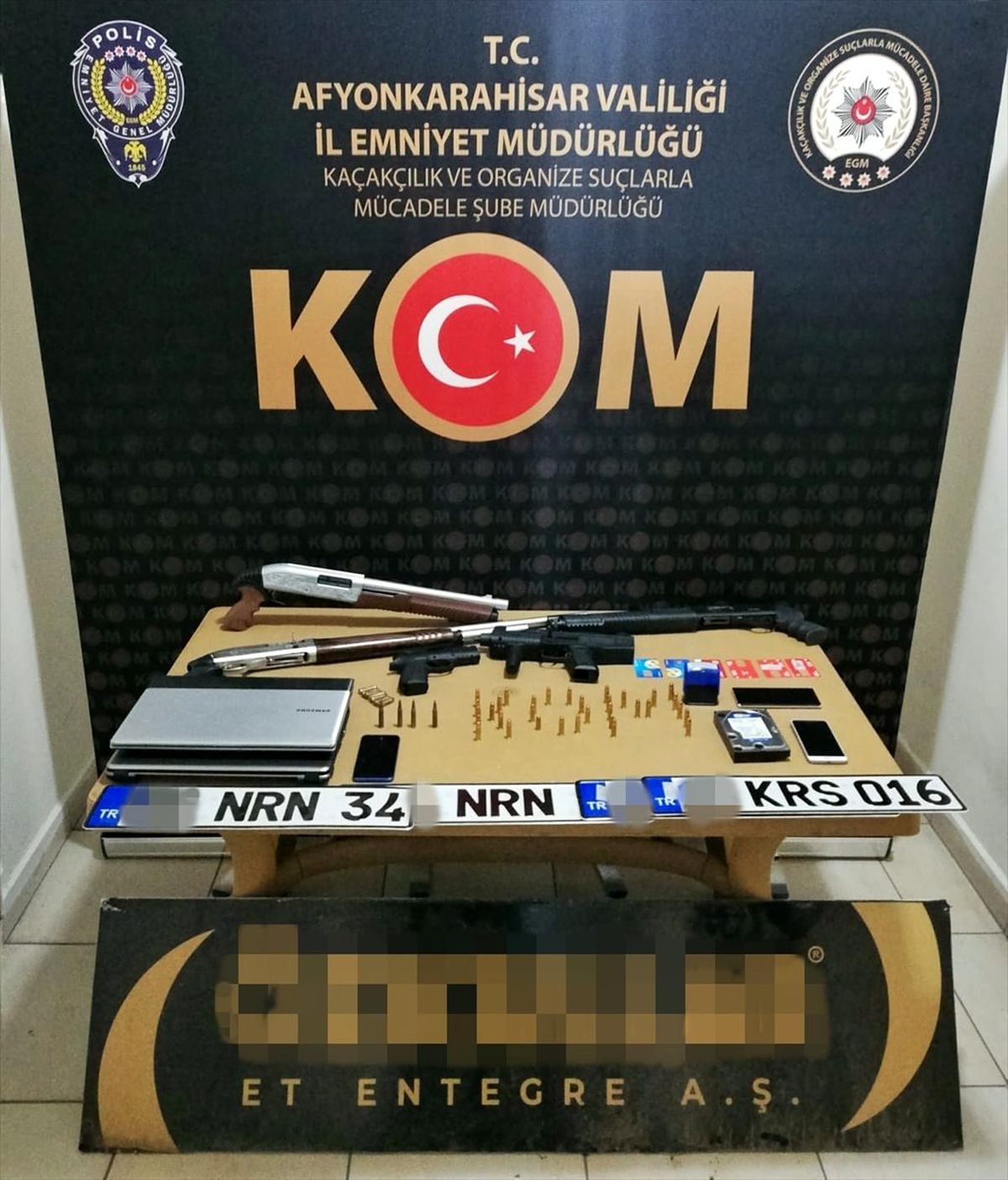 Afyonkarahisar\'da dolandırıcılık iddiasıyla yakalanan 13 zanlıdan 7\'si tutuklandı