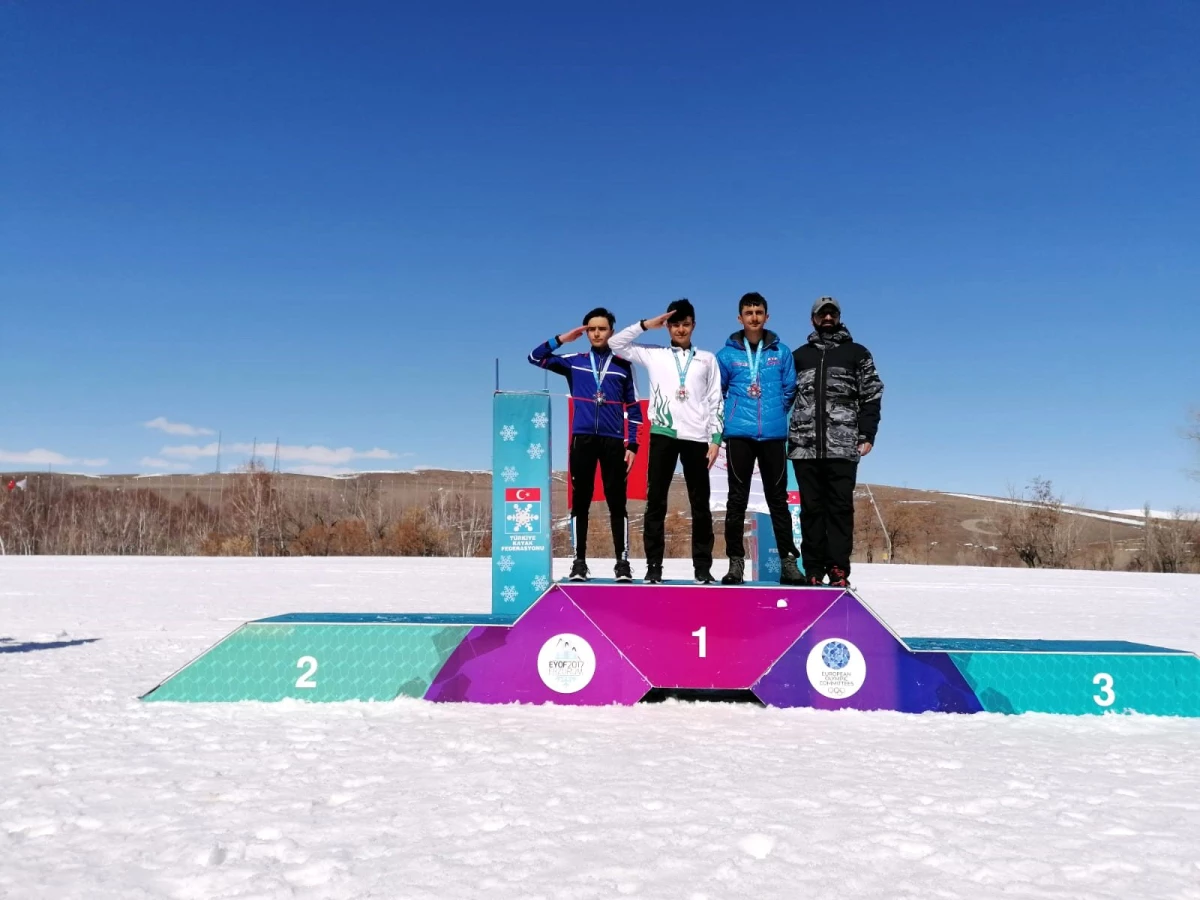Ağrı\'lı Kayakçılar Erzurum\'dan 10 Madalya ile Döndü