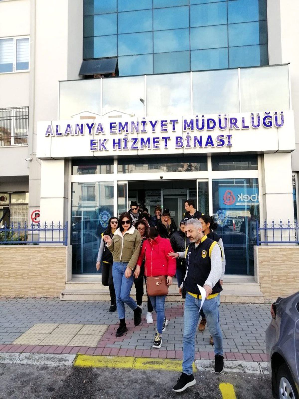 Alanya\'da fuhuş çetesi çökertildi