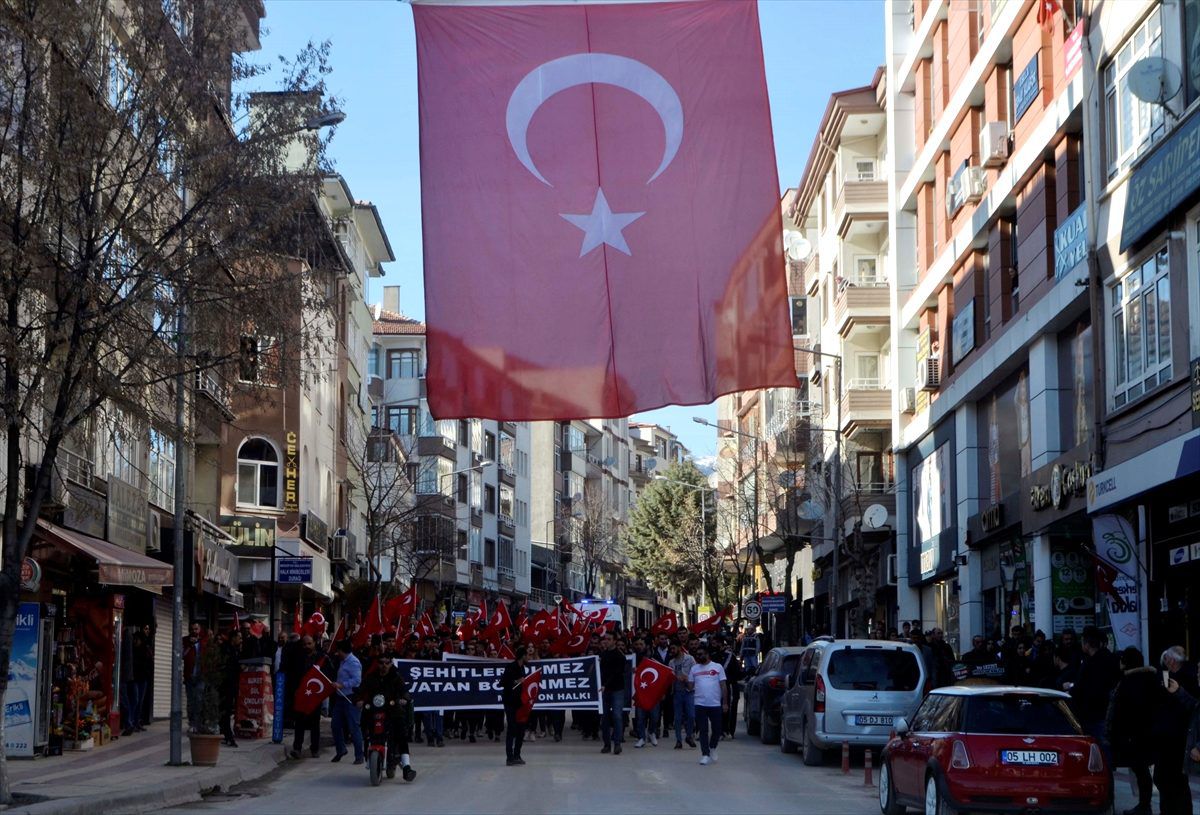 Amasya\'da "Askerimize destek bayrağımıza selam" yürüyüşü
