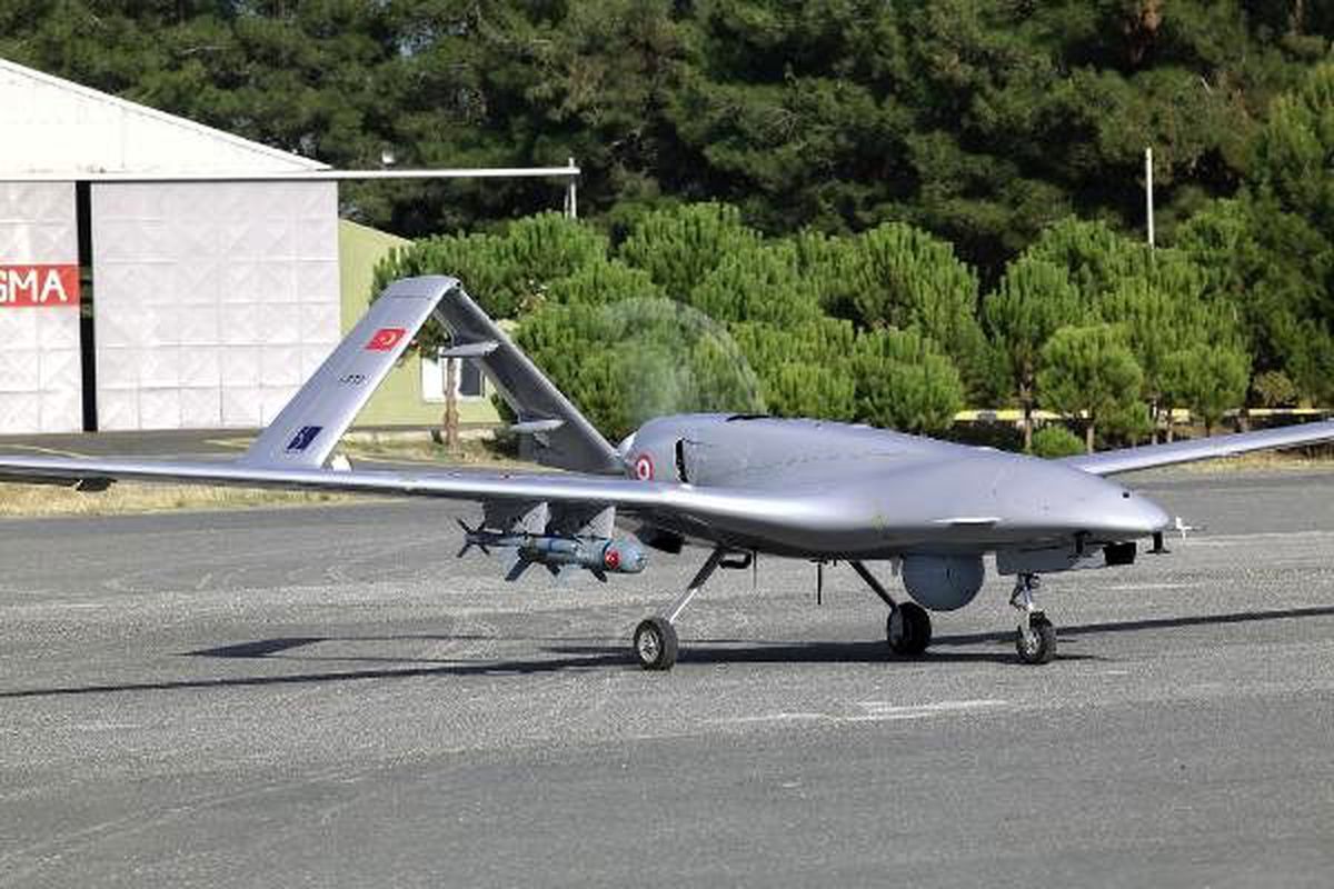 Bahar Kalkanı\'nda bir ilk; Sürü SİHA\'lar hedefleri bombalıyor