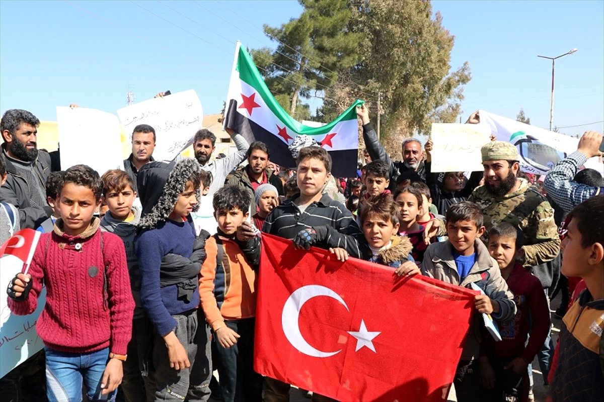 Barış Pınarı Bölgesi sivillerinden Bahar Kalkanı Harekatı\'na destek