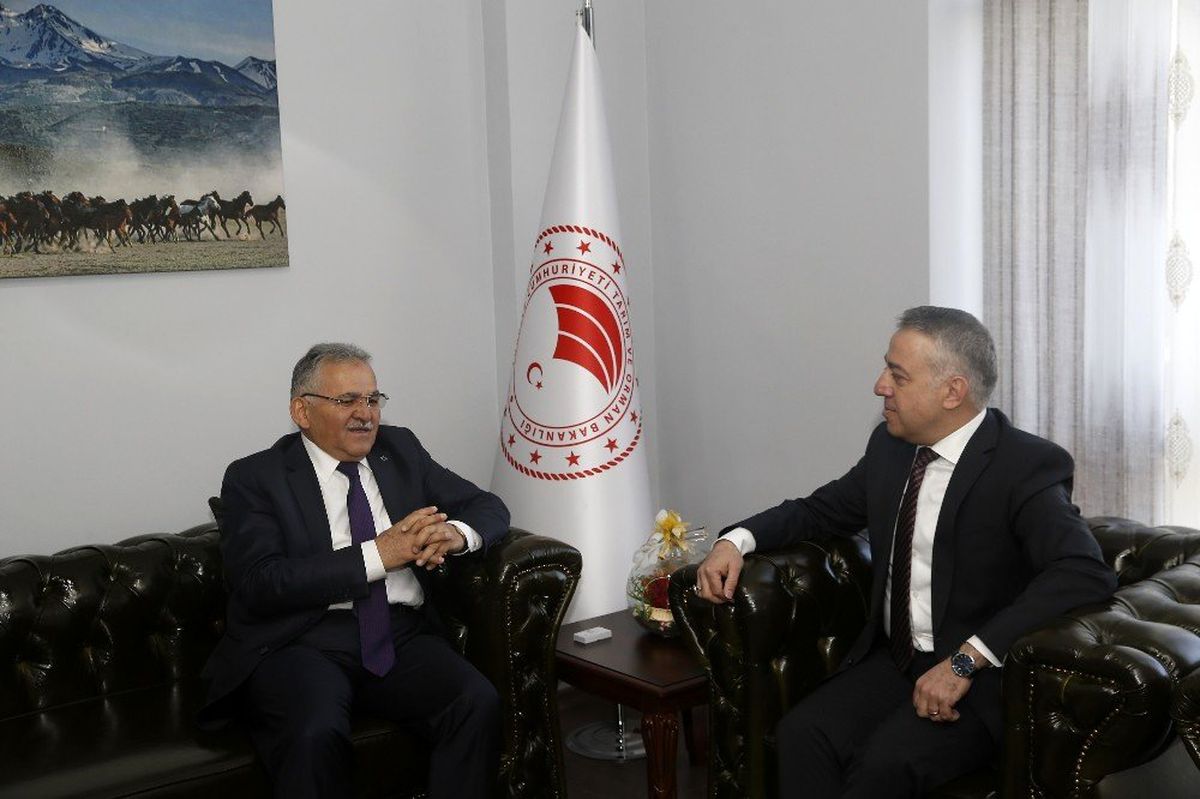 Başkan Büyükkılıç, Tarım ve Orman İl Müdürlüğü ile Kayseri Orman Bölge Müdürlüğü\'nü ziyaret etti