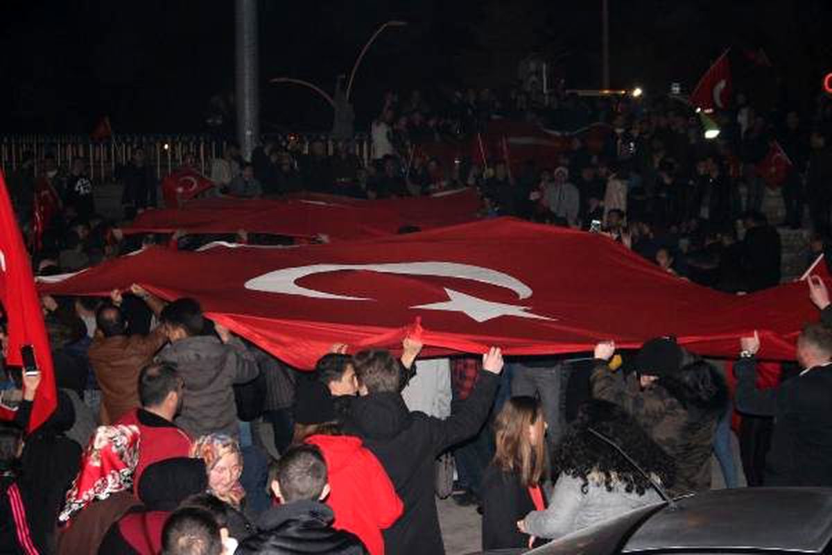 Beyşehir\'de İdlib şehitleri için yürüyüş
