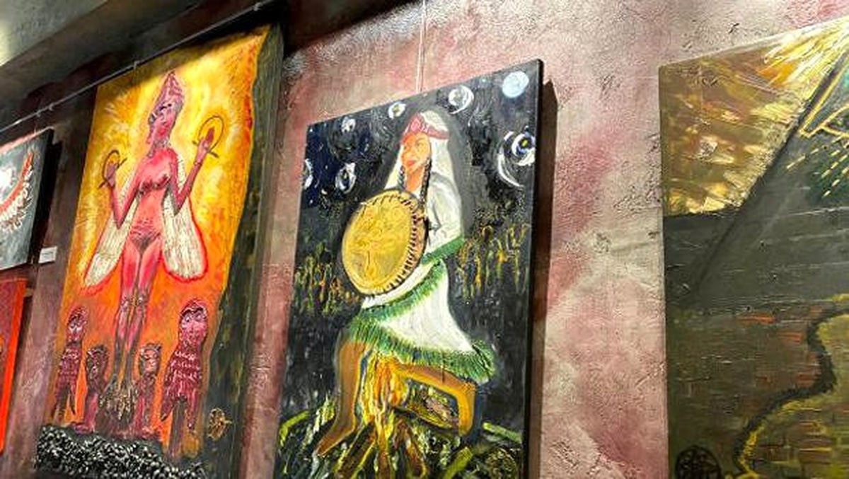 Beyza Mendeloviç\'in "Your Symbol Your Spirit" sergisi açıldı