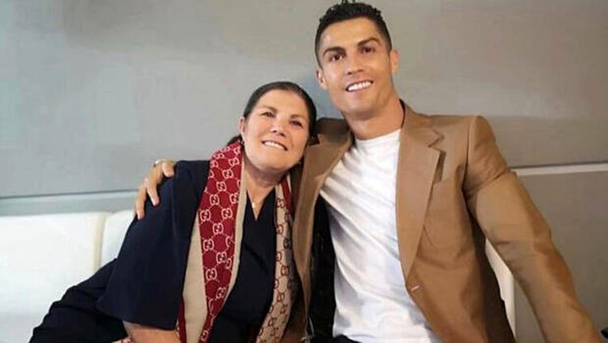 Cristiano Ronaldo\'nun annesi Dolores Aveiro felç geçirdi!