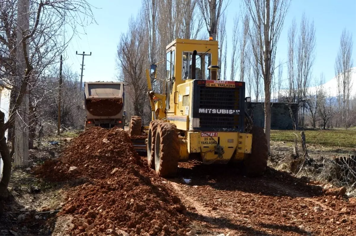 Elmalı Akçay-Afşar yolu yenileniyor