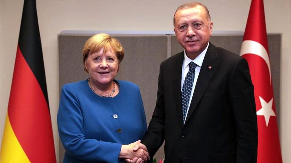 Erdoğan\'dan Merkel\'e göçmenler için \'yükü paylaşalım\' çağrısı