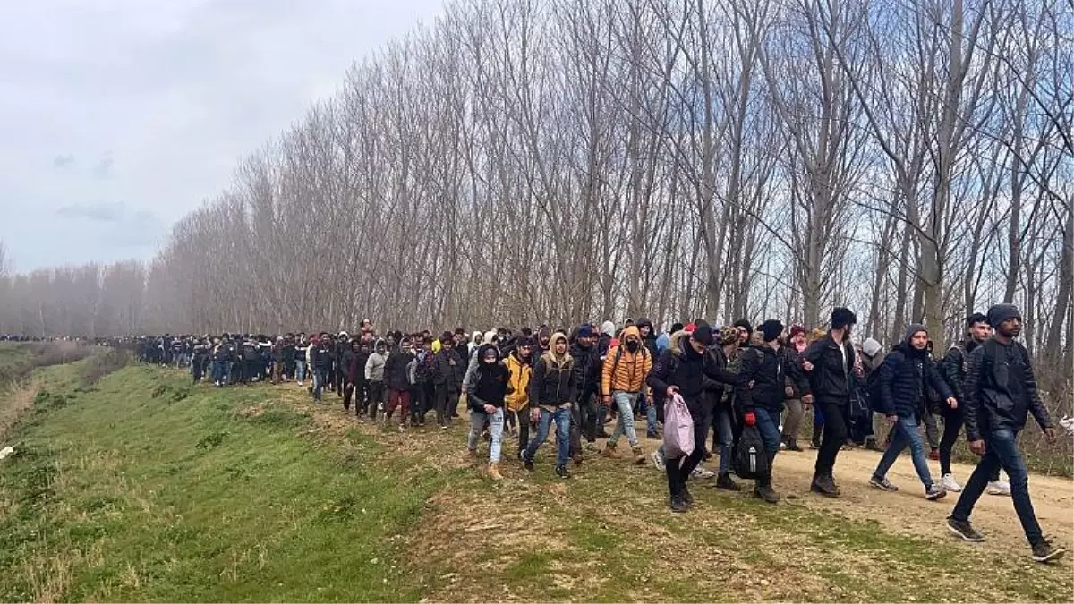 Göçmen akını sonrası Atina\'dan diplomasi trafiği; Trump\'tan destek, AB liderleri sınıra geliyor