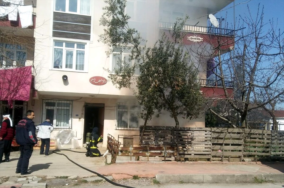Gölcük\'te ev yangını