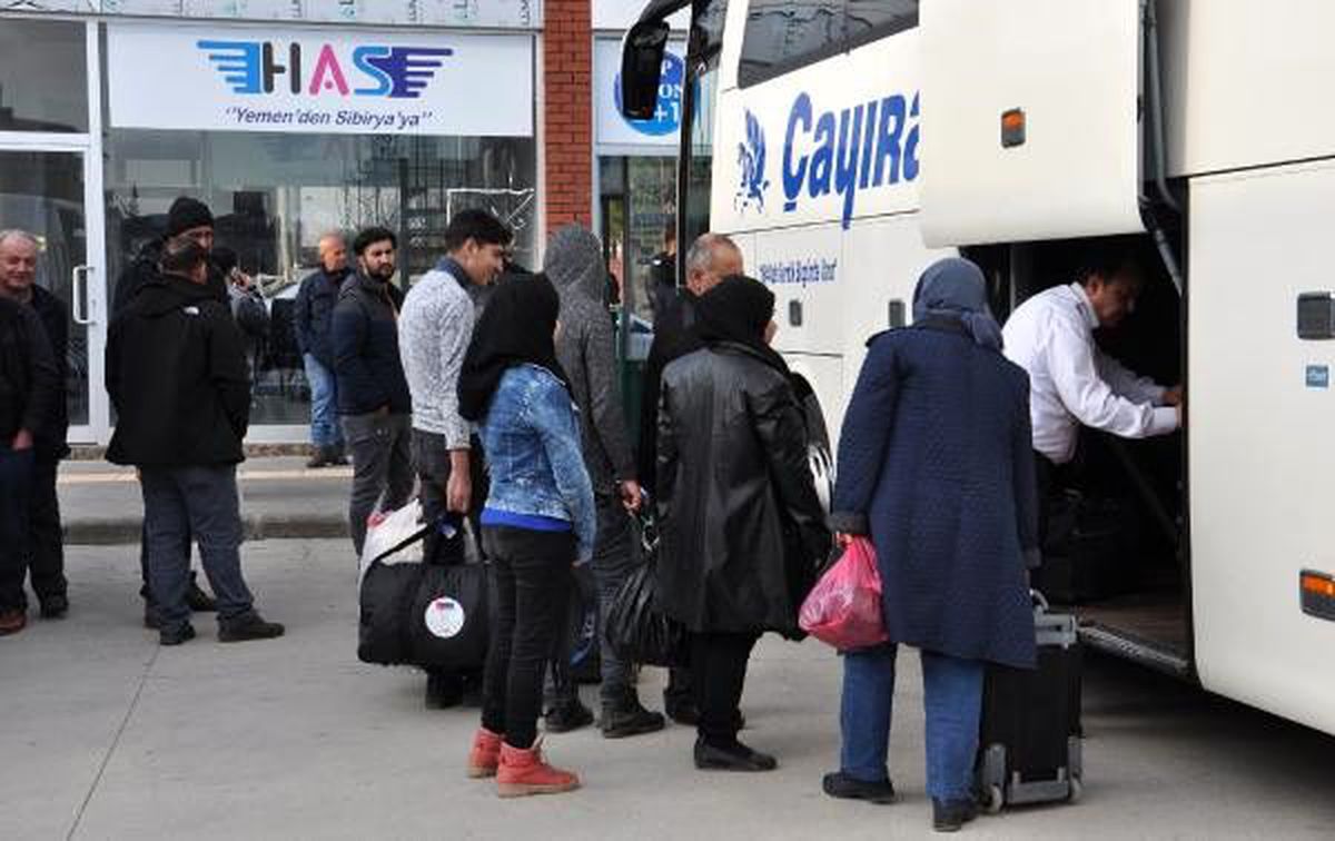İslahiye otogarında göçmen yoğunluğu