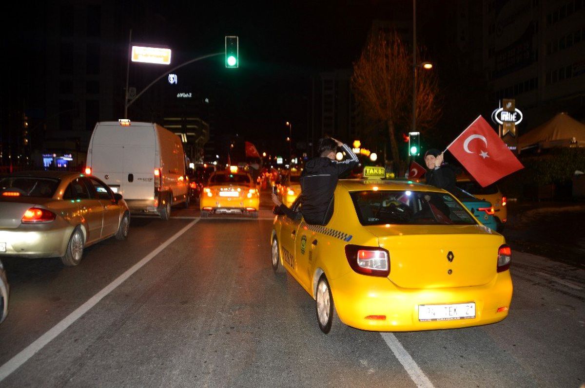 İstanbullu taksicilerden İdlib\'e destek konvoyu