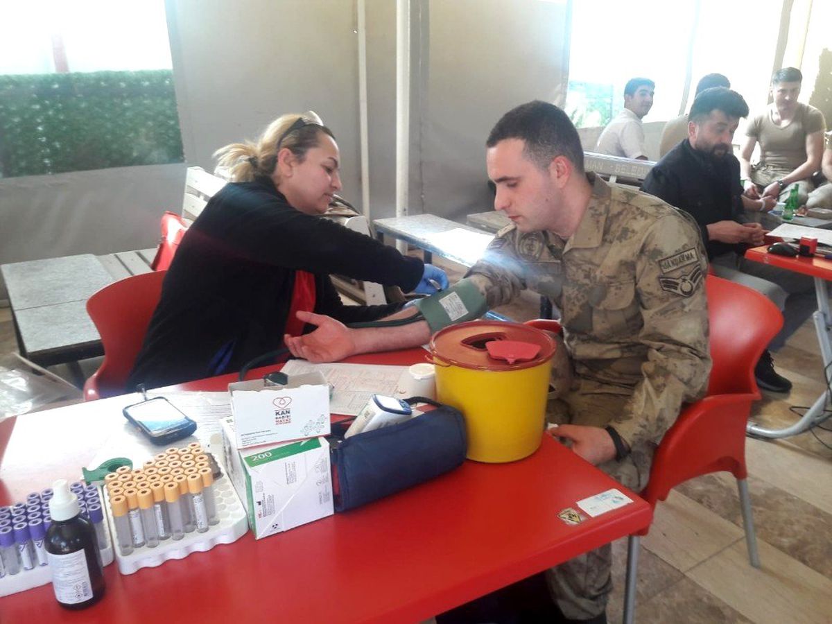 Jandarmadan kan bağışı