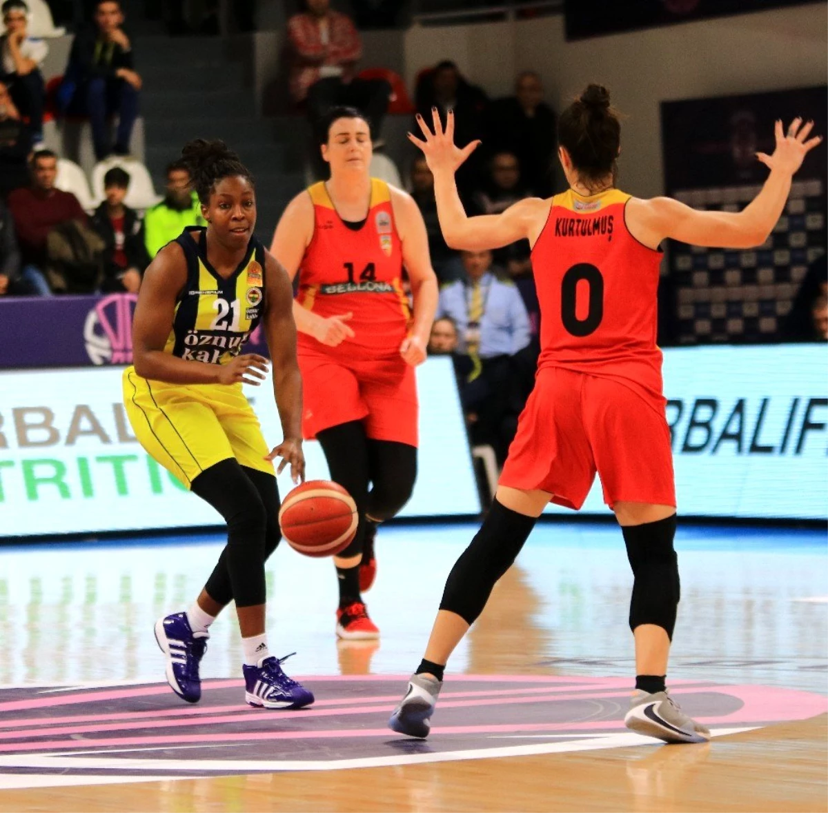 Kadınlar Türkiye Kupası: Fenerbahçe: 73 - Kayseri Basketbol: 61