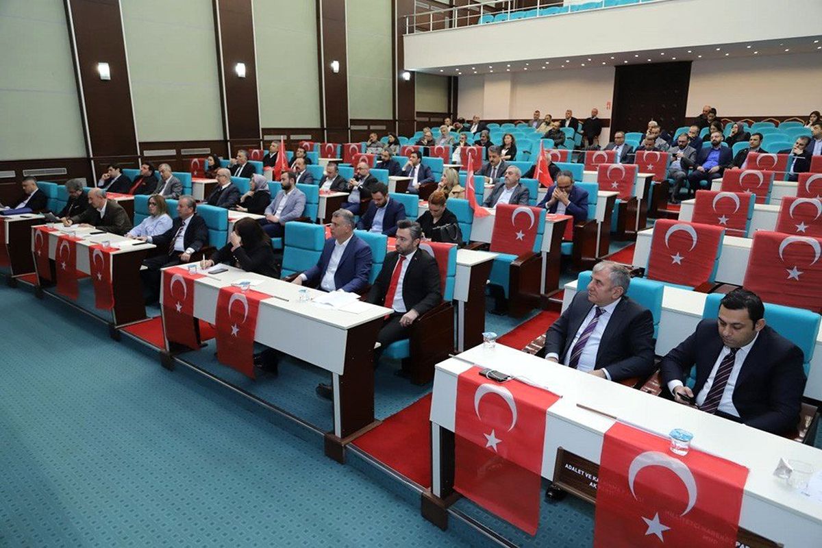 Kâğıthane Belediye Meclisi şehitleri andı