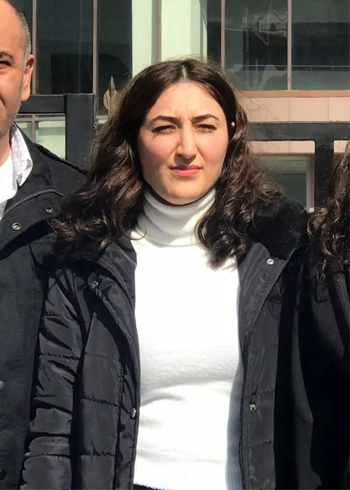 Kız arkadaşını öldürmeye teşebbüs eden sanığın yargılanmasına devam edildi