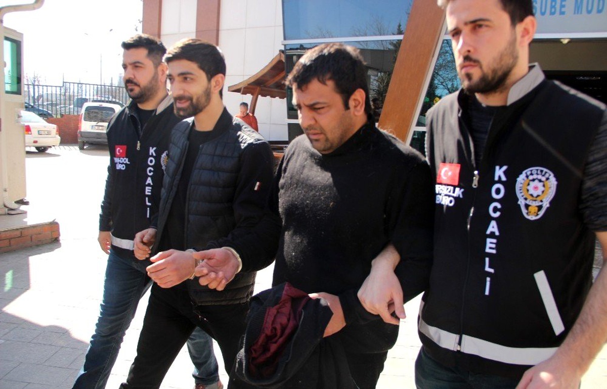 Kocaeli\'de 9 iş yerini soyan 6 yabancı hırsız tutuklandı