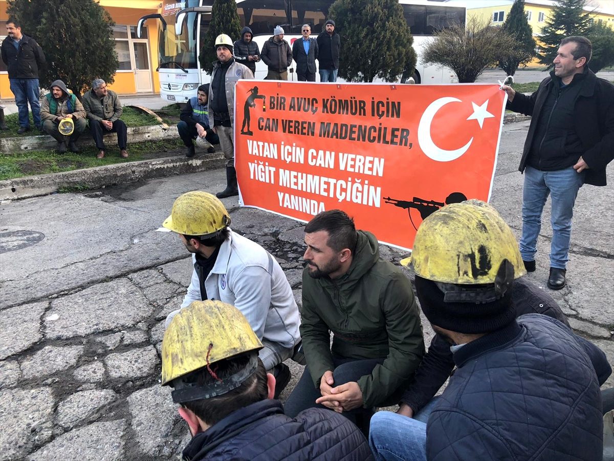 Maden işçileri şehitler ve Mehmetçik için dua etti