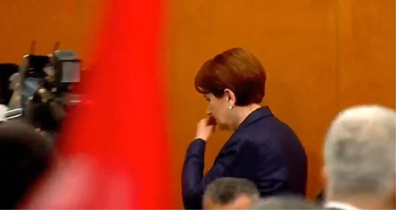 Meral Akşener, parti grubunda kürsüden ağlayarak indi