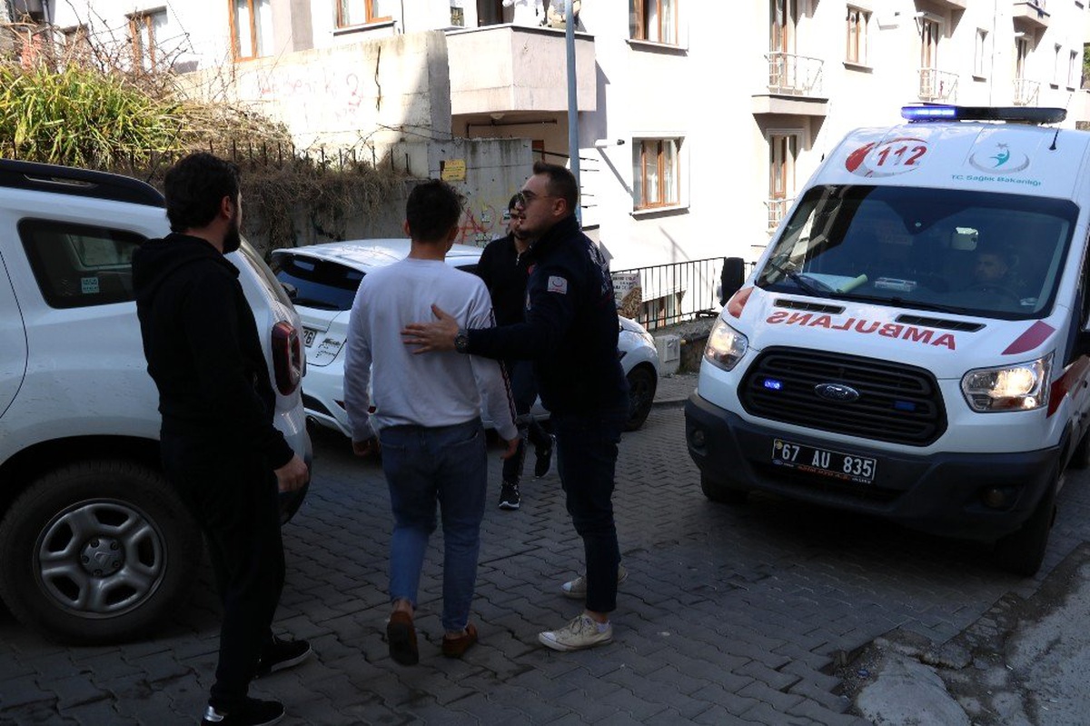 Öğrencilerin kaldığı apartmanda yangın paniği
