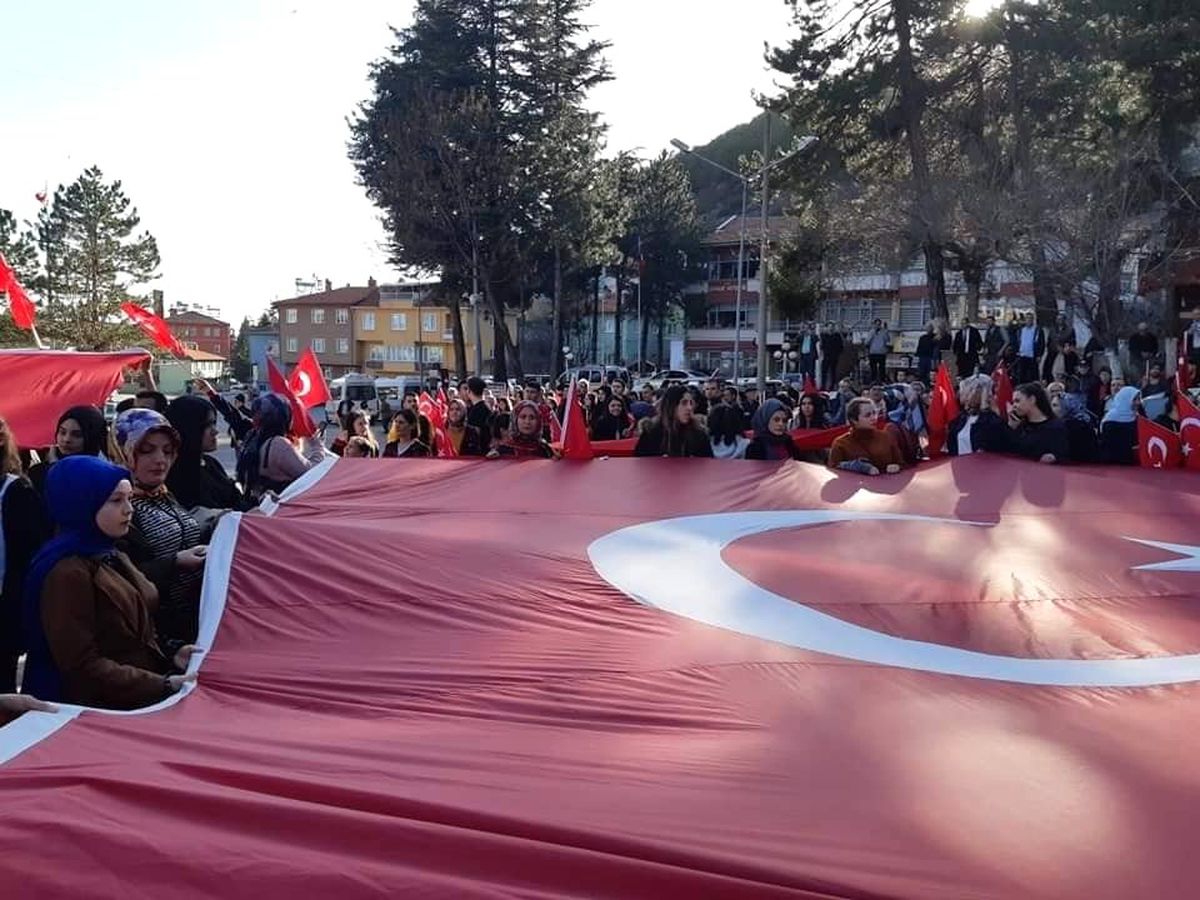 Şaphane tek vücut oldu, şehitler için yürüdü