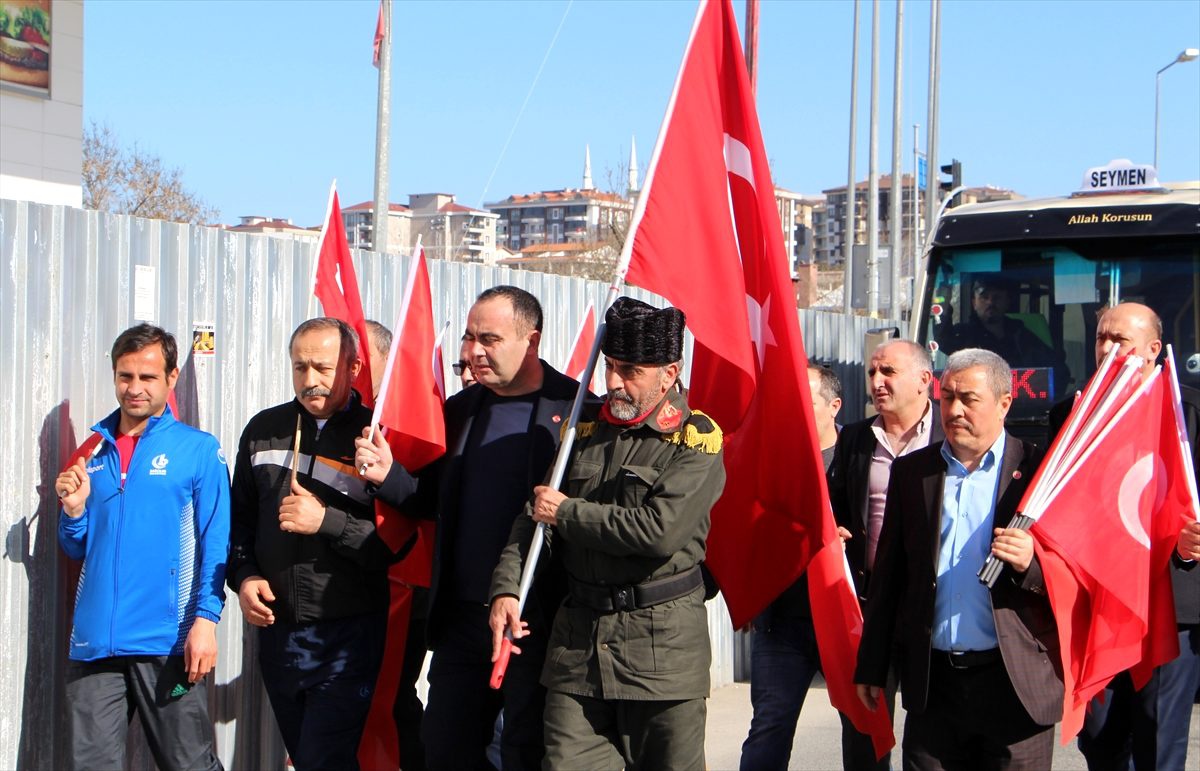 Şehitler için Bağcılar\'dan Çanakkale\'ye yürüyor