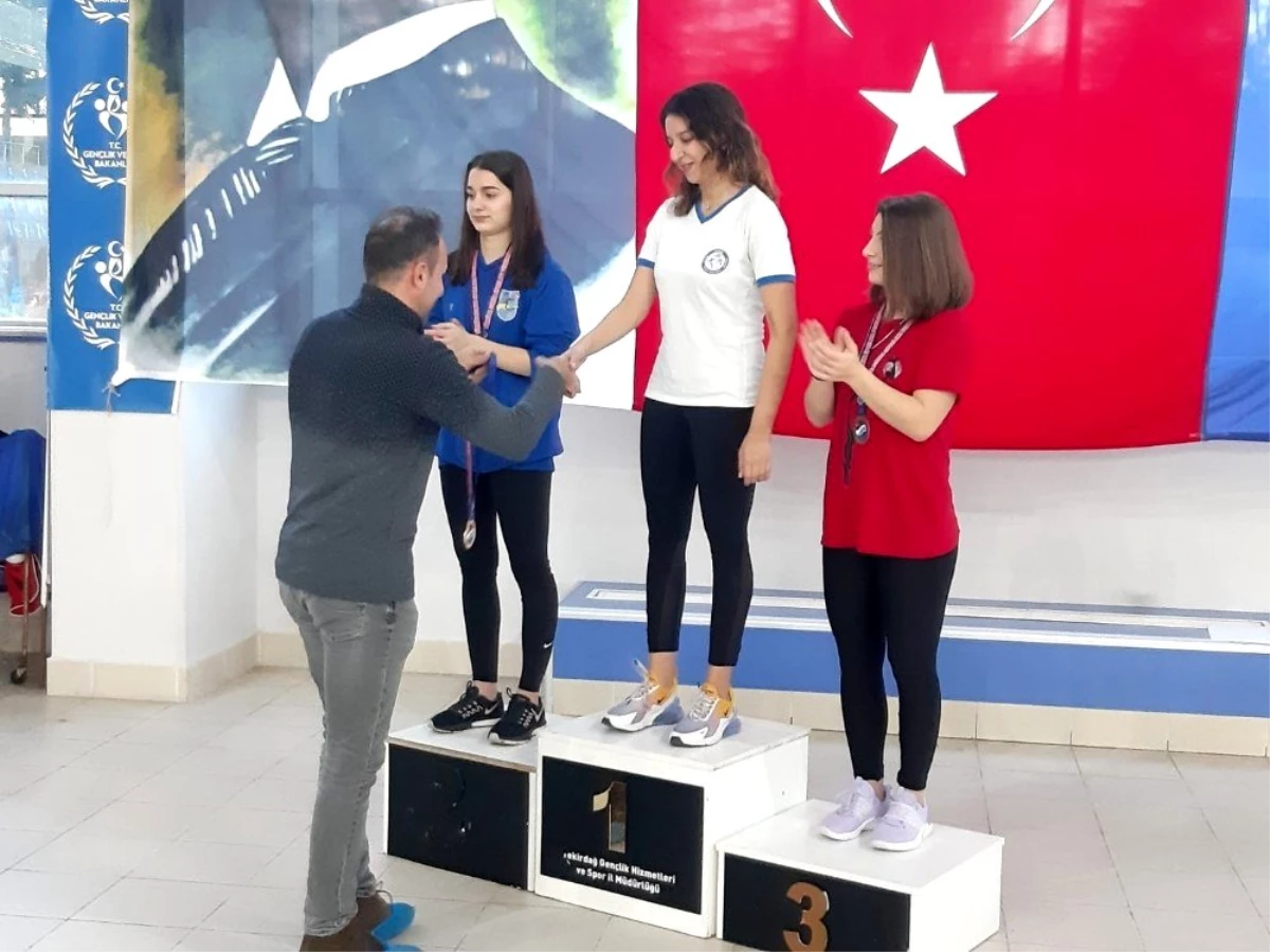 Serbest dalışta 11 Türkiye rekoru kıran sporculara ödülleri verildi