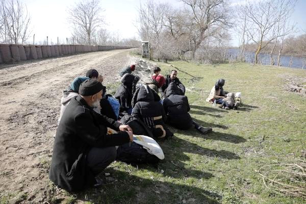 Sınıra göçmen akınında 5\'inci gün (3)