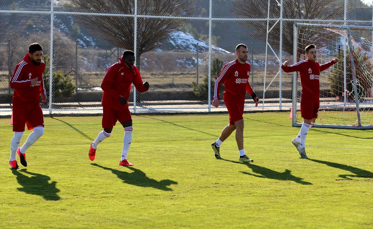 Sivasspor\'da Galatasaray mesaisi başladı
