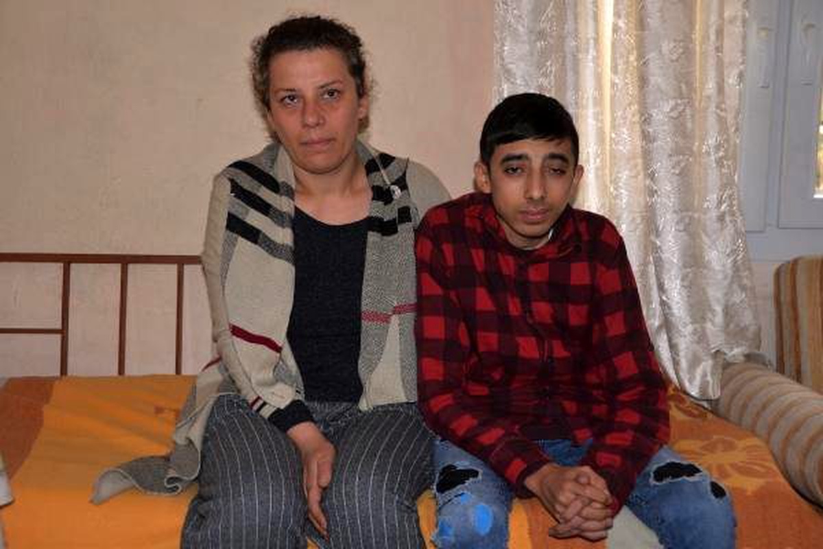 Skolyoz hastası Oktay, yardım bekliyor
