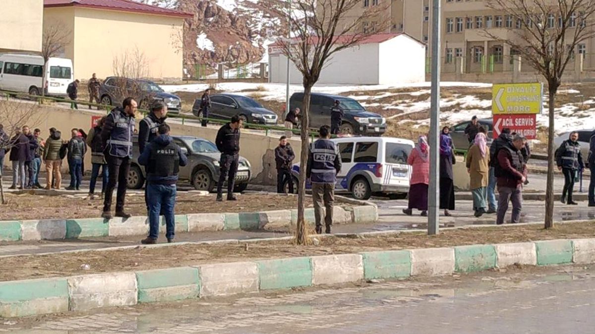 Terör saldırısında yaralanan gümrük personeli şehit oldu