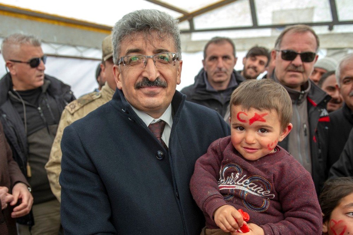 Vali Bilmez, deprem bölgesine yapılacak konutlarla ilgili bilgi verdi