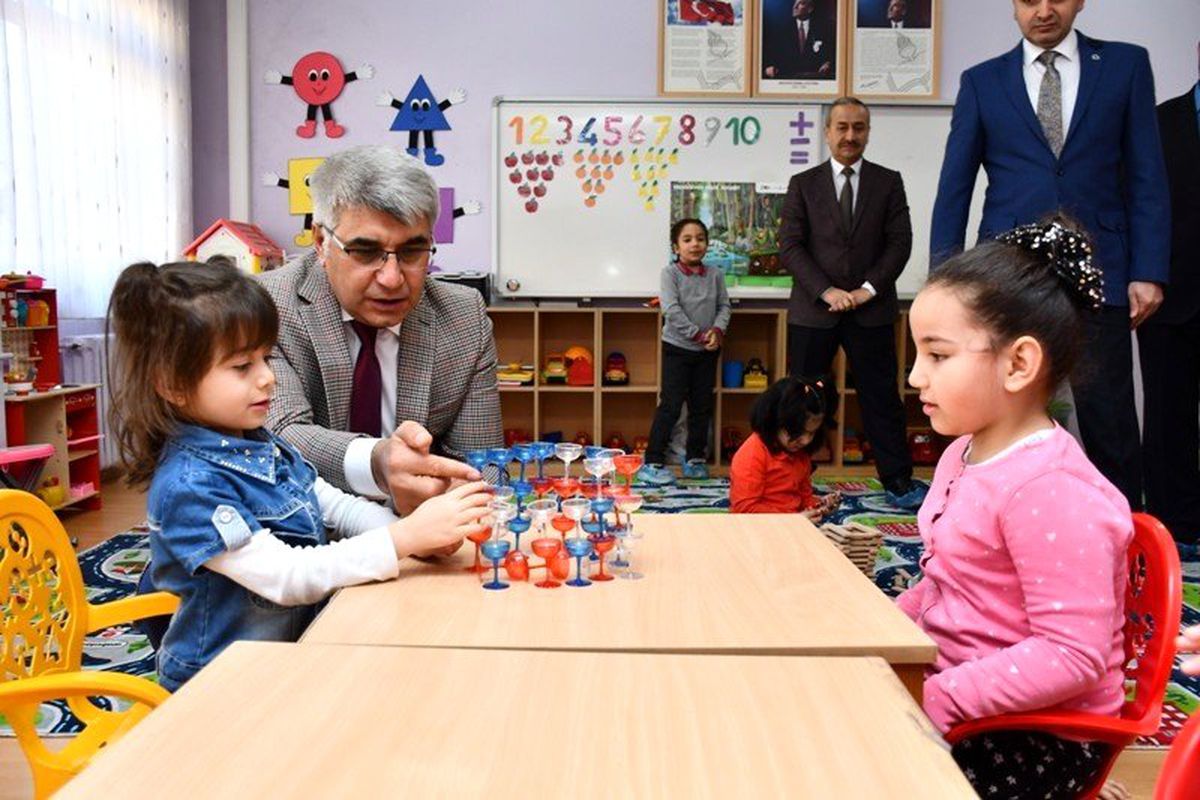 Vali Gürel okul ziyaretlerine devam ediyor