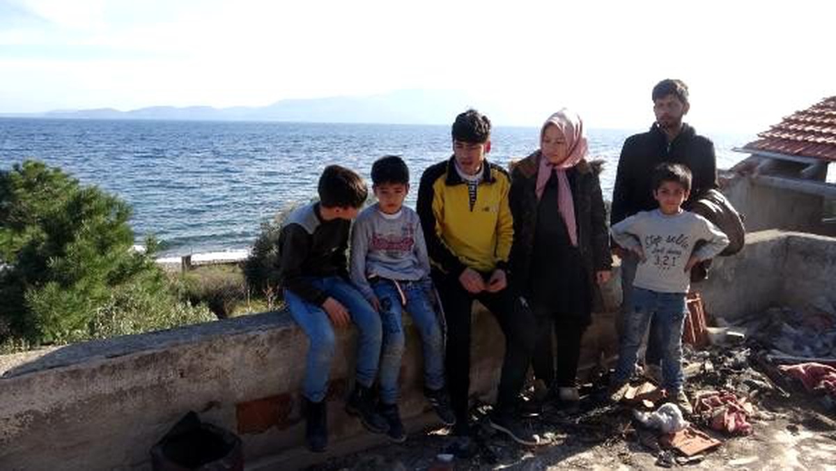 Yunan askerlerinin geri gönderdiği Afgan ailenin umutlu bekleyişi sürüyor