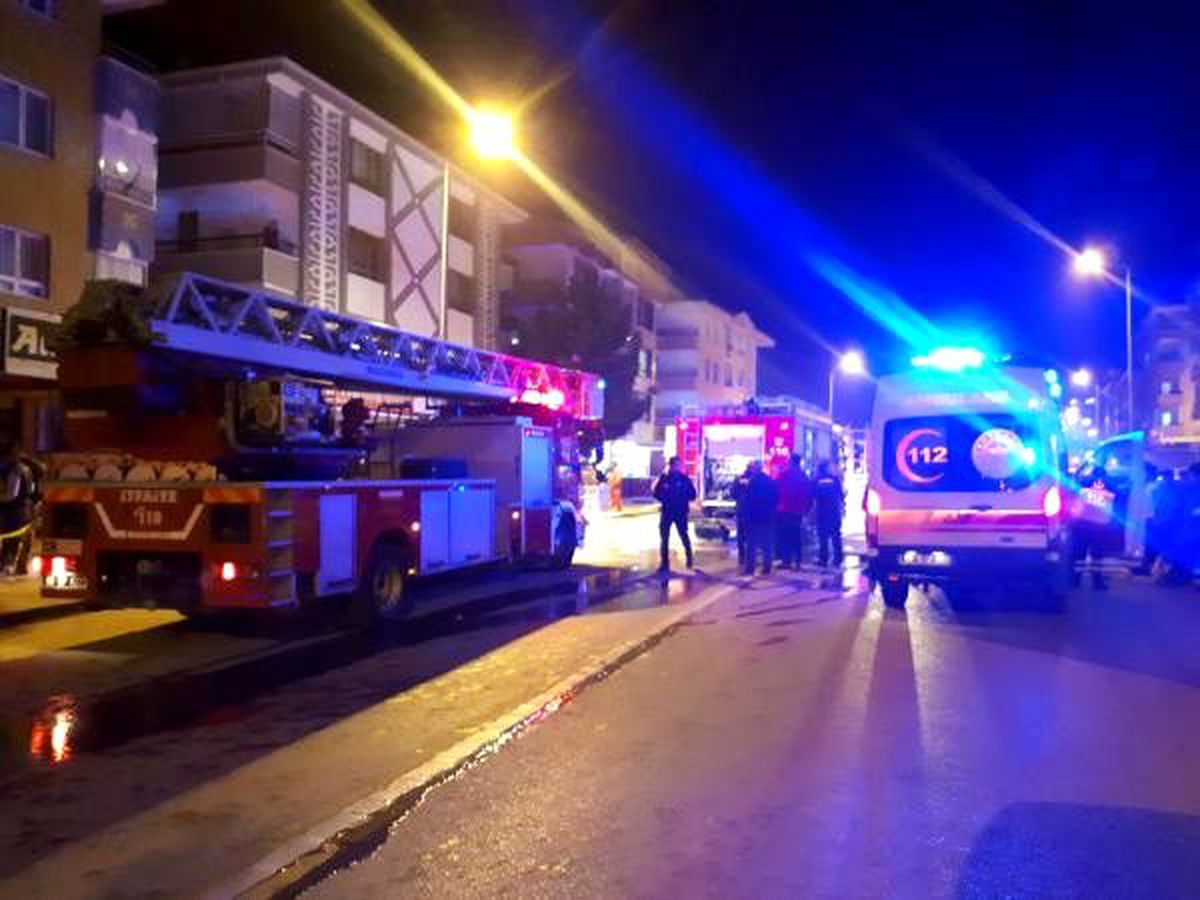 Ankara\'da yangın: 5 kişi dumandan etkilendi