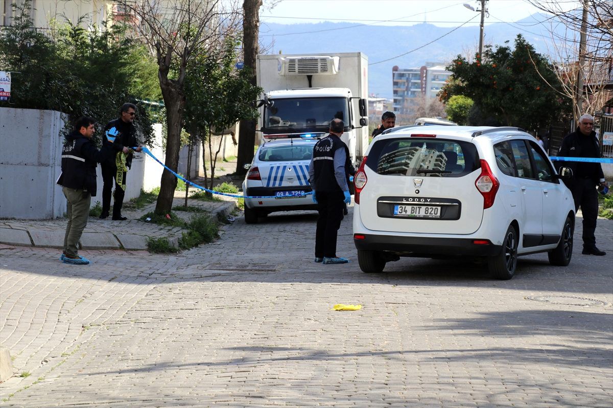 Aydın\'da polis memuru, kadın meslektaşını öldürdü, annesini yaraladı