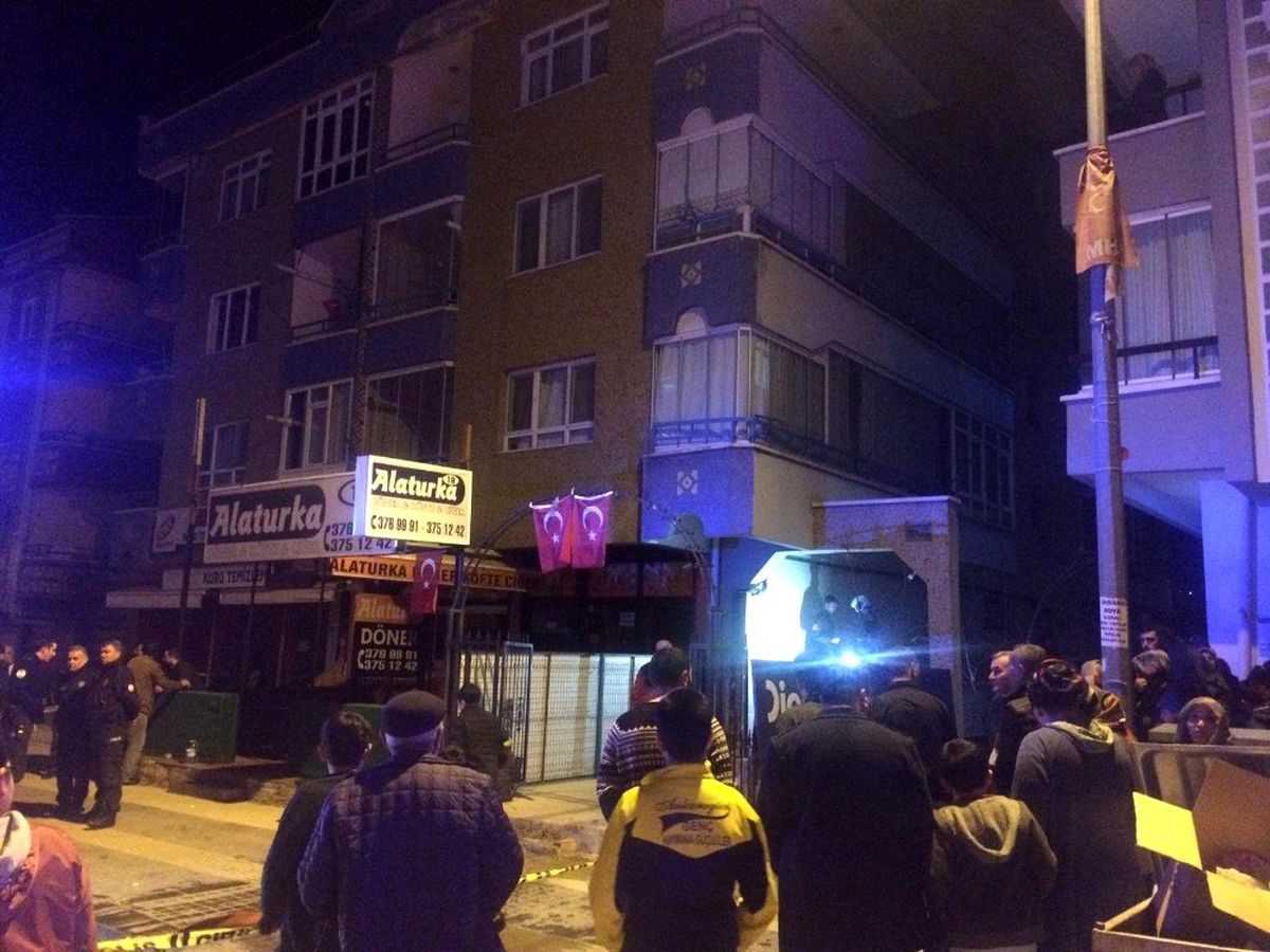 Başkent\'te korkutan yangın: 5 kişi dumandan etkilendi