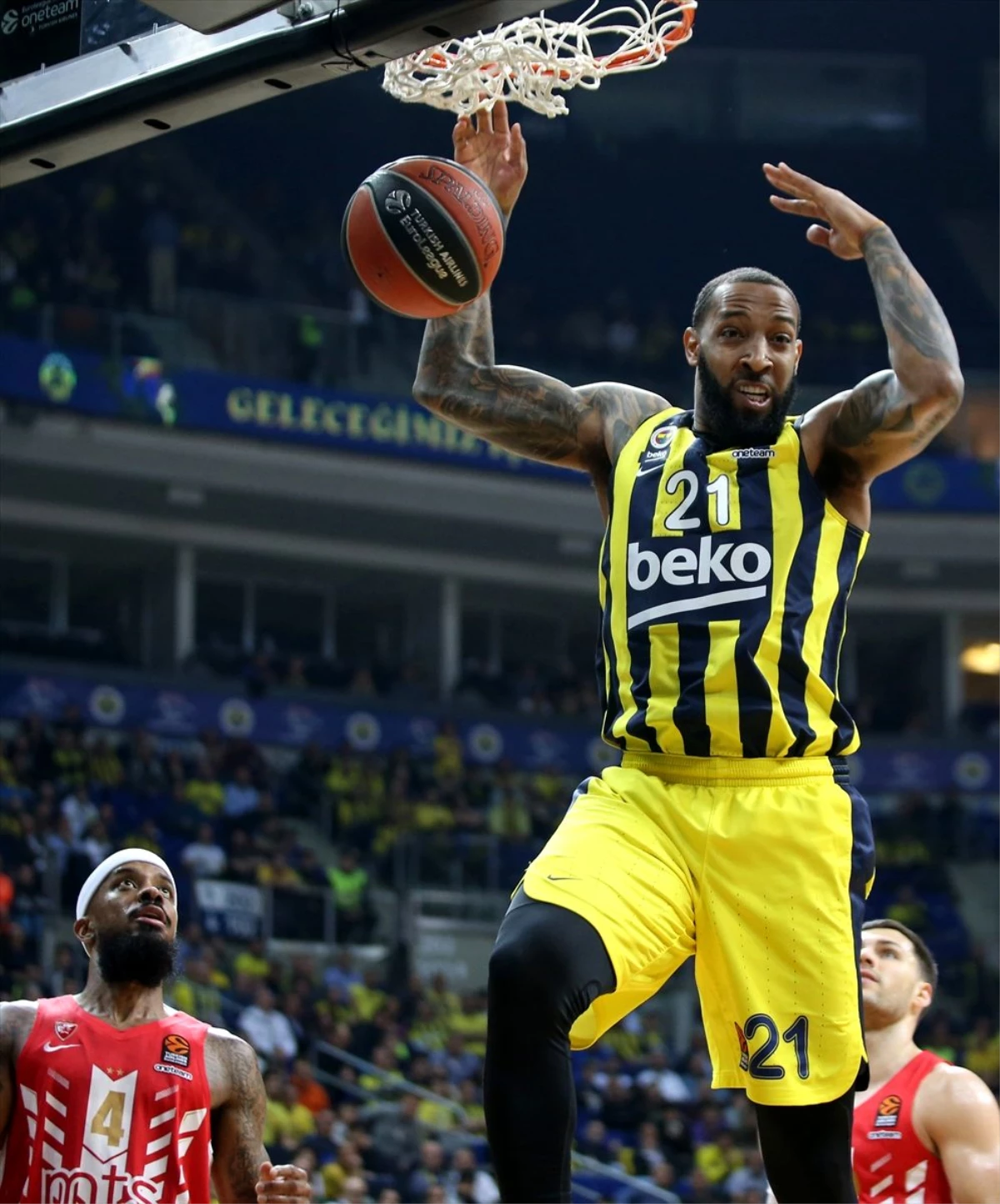 Fenerbahçe Beko, Kızılyıldız\'ı 66-63 mağlup etti