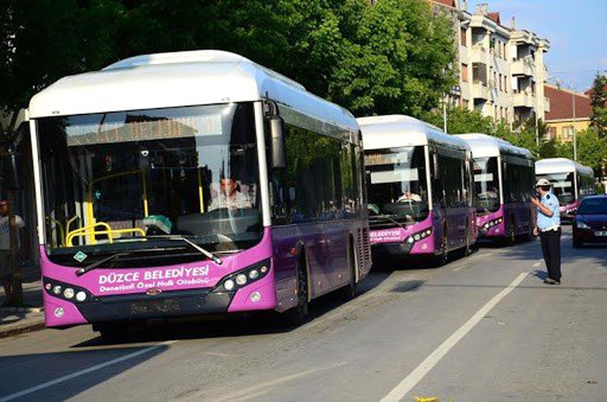 Belediye otobüsün renklerini halka soracak