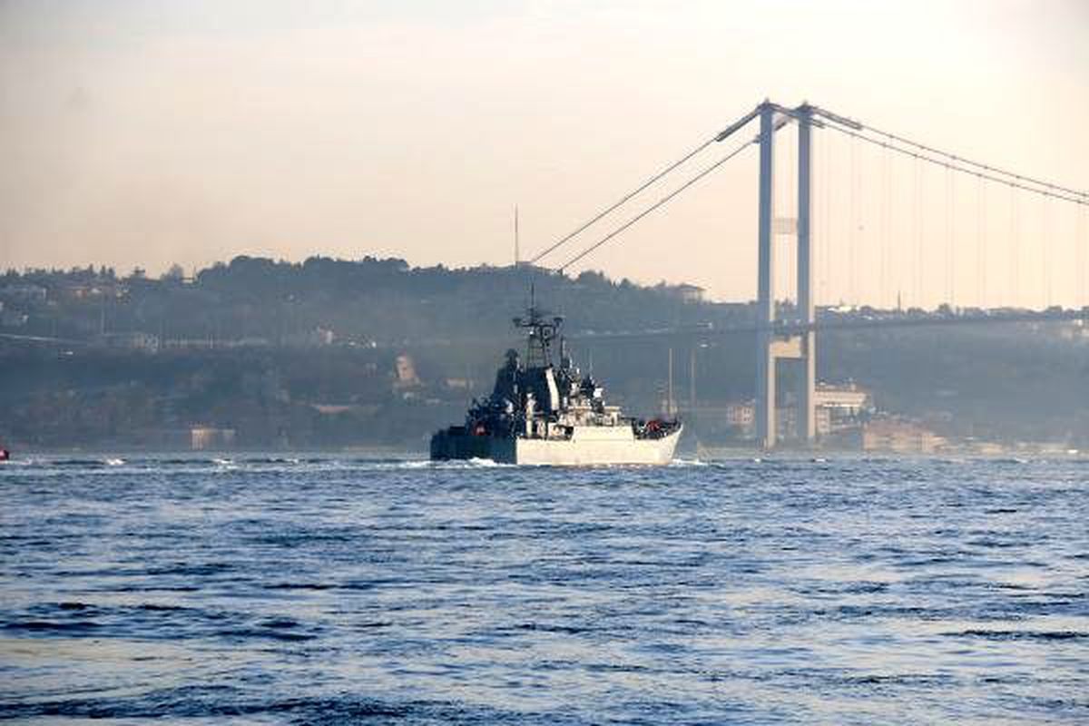 Boğaz\'dan bir Rus savaş gemisi daha geçti