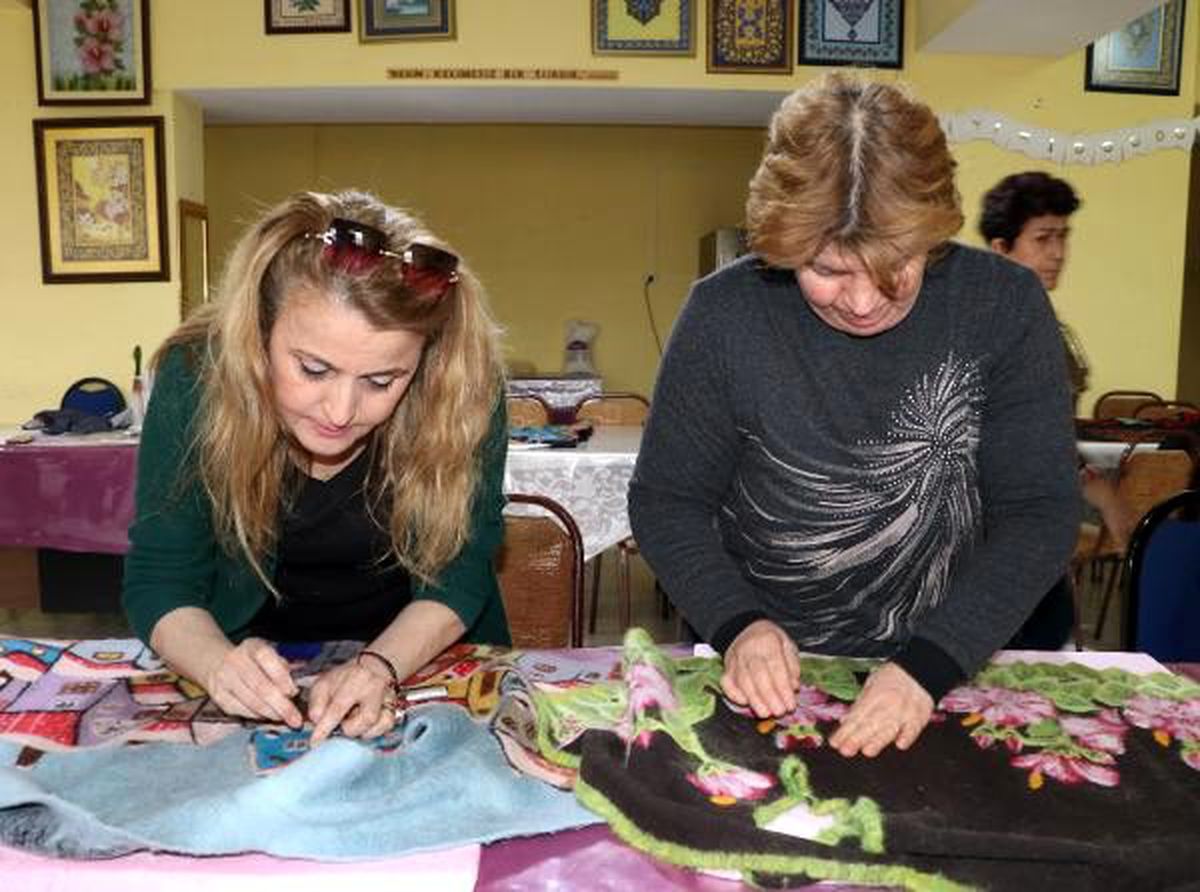 Burdurlu kadınlar keçeciliği öğreniyor