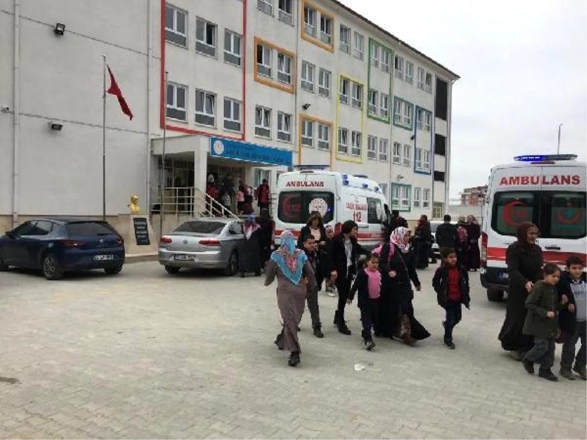 Çerkezköy\'de ilkokul öğrencileri gıda zehirlenmesi şüphesiyle hastanelere kaldırıldı