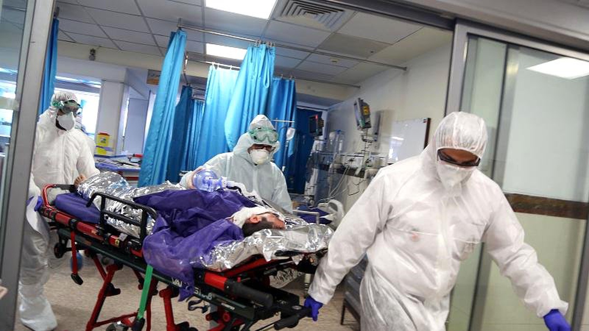 Covid-19 nedeniyle fiyatları artan maske ve tulumun ihracatı ön izne bağlandı