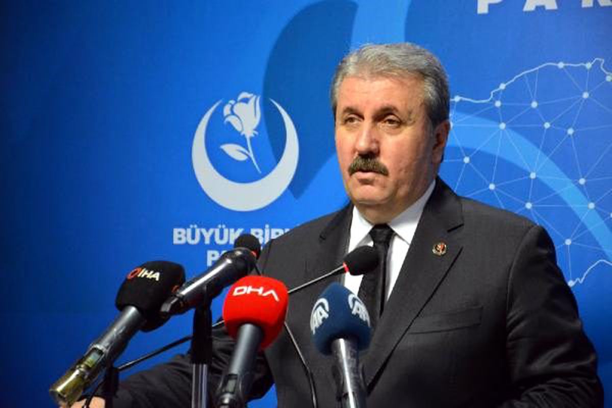 Destici: Göçmenlere yönelik açık kapı politikasını destekliyoruz